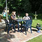 Terrrasse mit Blick in den Garten